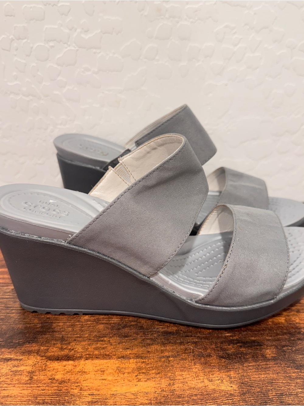 Crocs Leigh II 2-Strap Wedge Sandal Silver Graphite US 8 M